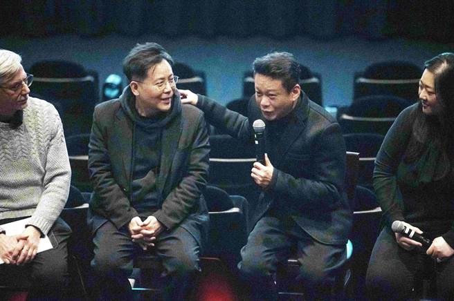 姜寧（左）跟李康生出席映后座谈，李康生表示接下来想演武侠片。（海鹏提供）