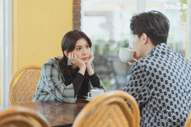 鄭芯恩欣賞Teddy的癡心，默默陪伴對方身邊。（TVBS提供）