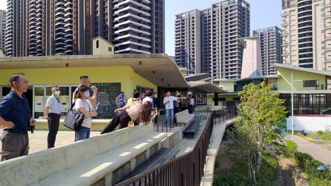 为使新竹市「关埔国小3期工程」及「新竹市立新竹幼儿园新建工程」工程顺利发包，市府今天举办邀标说明会，并将调整预算等诱因，广邀优质厂商投标。（新竹市政府提供／陈育贤新竹传真）