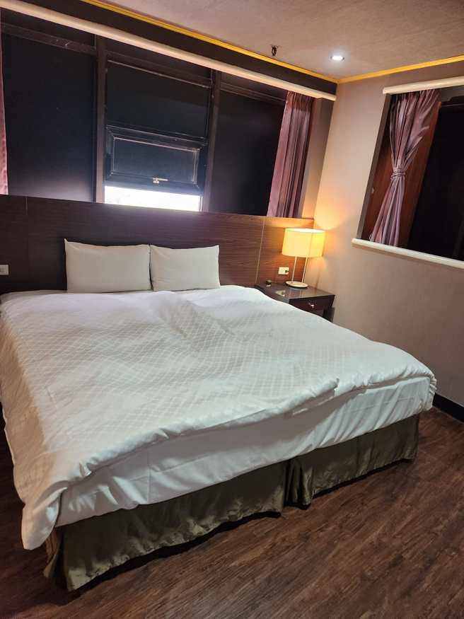 妈妈分享入住的卧室照片。（翻摄自爆废公社脸书）