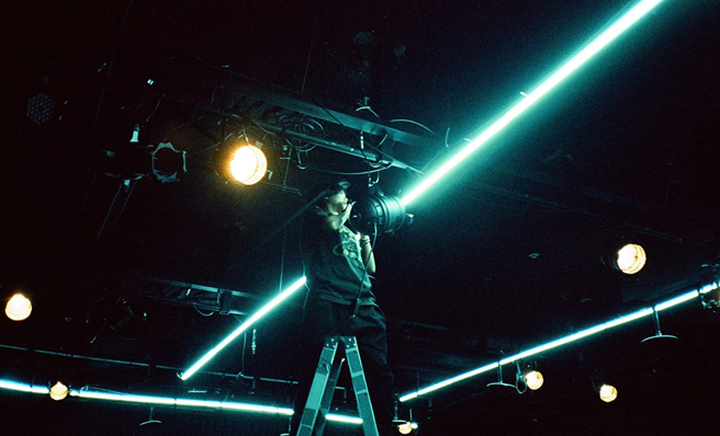 燈光設計師盧虹伶認為，燈光設計的價值在於，如何用視覺方式，把歌曲的情緒傳給觀眾。(圖片提供/盧虹伶)
