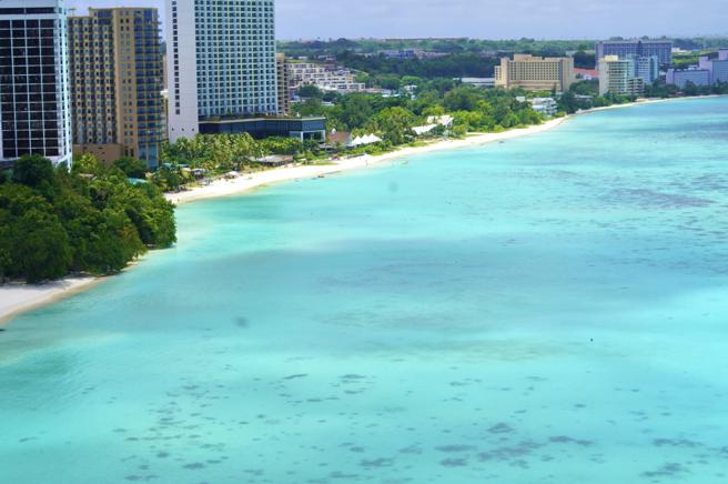 看好关岛的疗癒海岛度假商机，雄狮旅游合作星宇航空包机飞关岛，自由行每人2万有找。（何书青摄）
