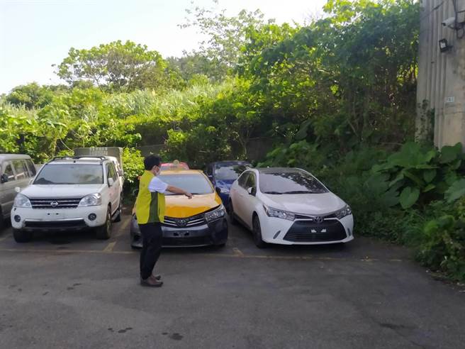 基隆市警察局允諾提供宜蘭分署欠繳稅費查扣車輛的保管停放空間。（行政執行署宜蘭分署提供／張志康基隆傳真）