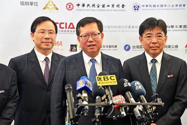 行政院副院長鄭文燦上午出席工研院「2023 ITRI NET ZERO DAY-打造淨零時代競爭力」論壇暨特展。（行政院提供）