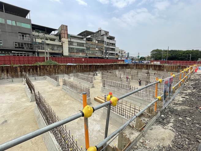 广停三滞洪池工程预计今年底前完工，未来平面将施作停车场，提供64个汽车停车位、70个机车停车位。（蔡雯如摄）