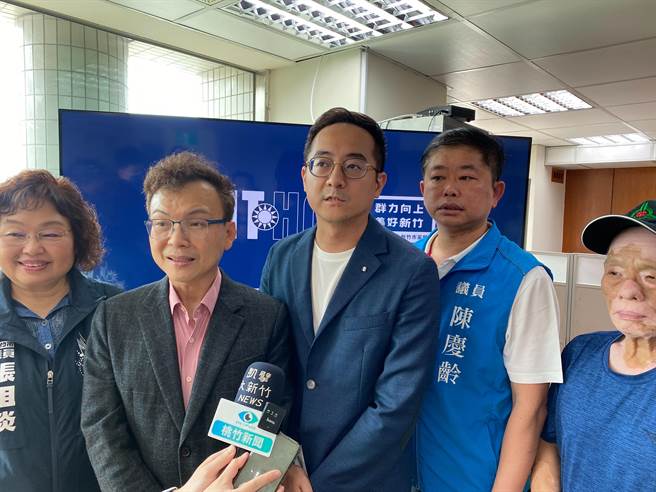 李缙颖（中）说，国民党希望团结一致，整合最强的人来参选。（陈育贤摄）