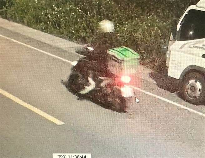 警方发现黄男骑机车沿西滨公路直奔垦丁。（翻摄照片／王惠慧新竹传真）
