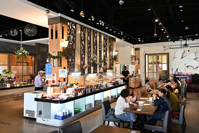 岡大匯館為深耕在地的藝文餐飲空間。(攝影/Carter)
