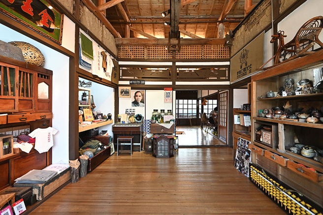 SOHO工房為眷村文創據點，除了提供修復老屋服務，也規劃導覽與住宿體驗。(攝影/Carter)
