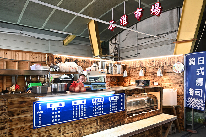 苓雅市場以實惠的攤位費用和專業輔導經營，吸引青年創業者進駐。(攝影/Carter)