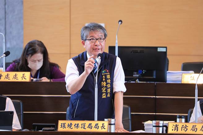 环保局长陈宏益表示，已经研发简易型监录设备，预计7月前完成20组设置。（张亦惠摄）