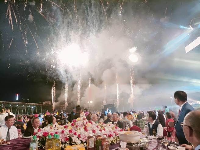 大甲妈起驾宴席开近1100桌，刷新以往纪录。（陈淑娥摄）