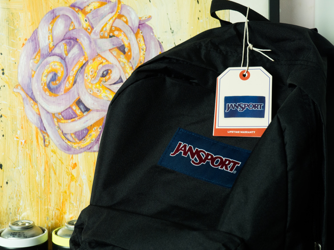 JanSport台湾代理商结束代理，消息曝光后引发热议。（图／shutterstock）