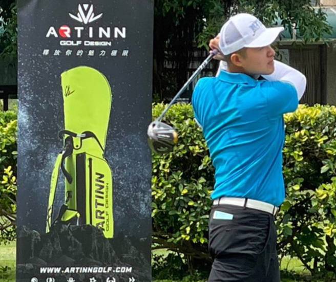 国体大苏晋弘在111学年度大专校院高尔夫锦标赛首回合表现稳健。（大专体总高球委员会提供）