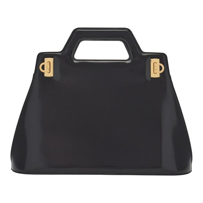 Ferragamo 黑色WANDA，10萬5000元。（Ferragamo 提供）