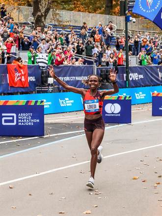 女跑者0經驗跑馬拉松竟奪冠 腳踩「這雙鞋」融入黑科技登台