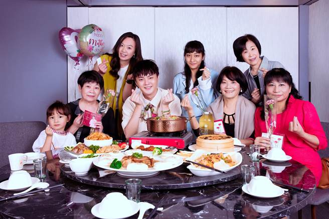 許富凱日前與粉絲一起享用美味台式佳餚。（十得私廚網路商城提供）