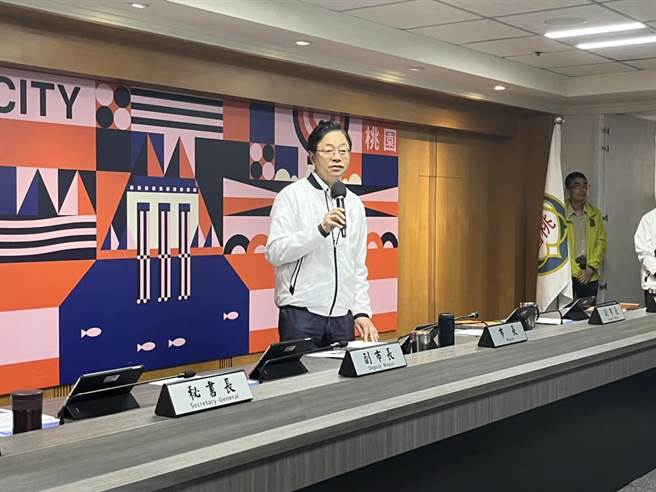 桃园市长张善政今于市政会议公布3000多人免费低剂量电脑断层肺癌筛检结果，有70多人检验呈现异常，其中又有10多人状况严重需马上治疗。（陈梦茹摄）