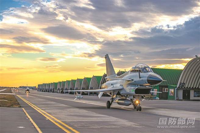 中國大陸防長李尚福訪俄，美學者分析：力挺普丁之餘，還垂涎俄羅斯軍工技術轉讓。（中國大陸國防部官網）