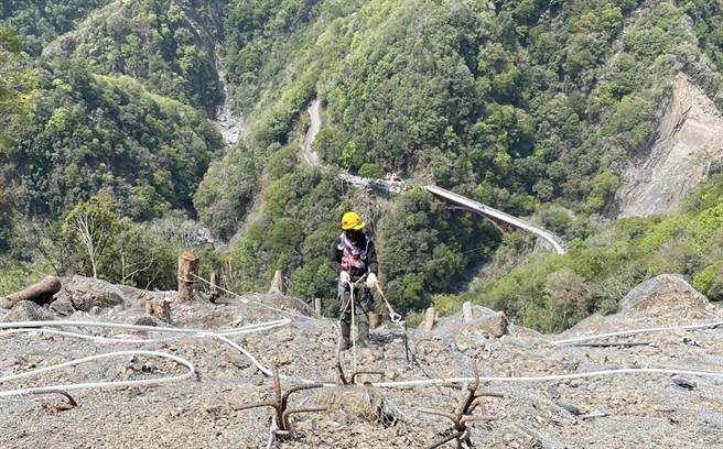 北横大曼段抢修，5月白天每2小时通行15分钟。(一工处提供／吕筱蝉桃园传真)