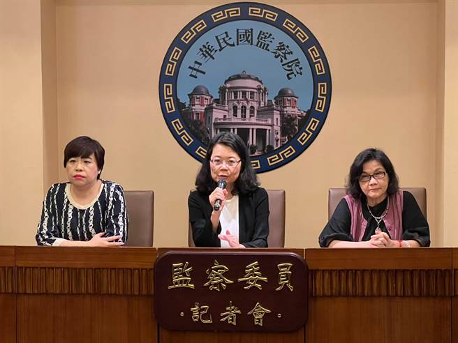 监委王美玉、王幼玲、叶大华对4苗栗官员发起弹劾，昨审查通过案件。（李奇叡摄）