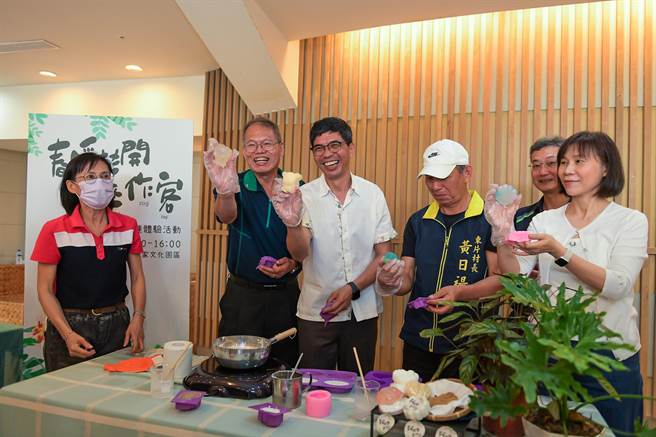 响应国际博物馆日，六堆客家文化园区办手作体验。(客发中心提供)