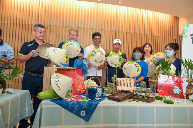 响应国际博物馆日，六堆客家文化园区办手作体验。(客发中心提供)