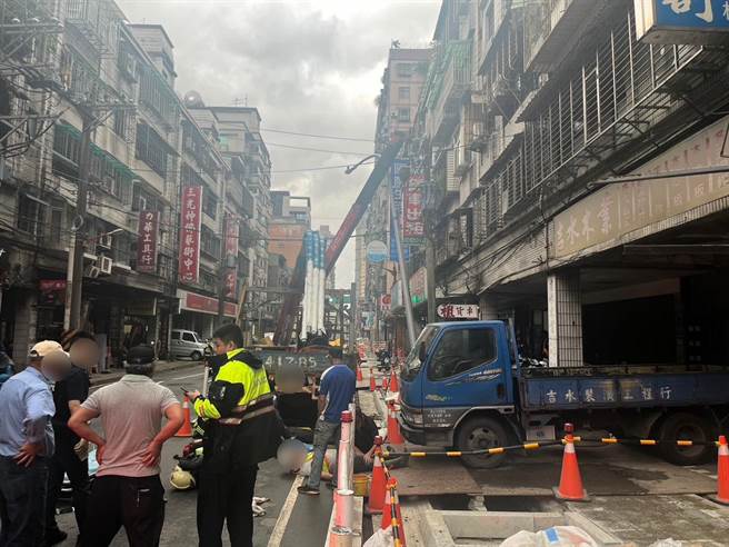 板桥长江路发生工人触电意外。（民眾提供）