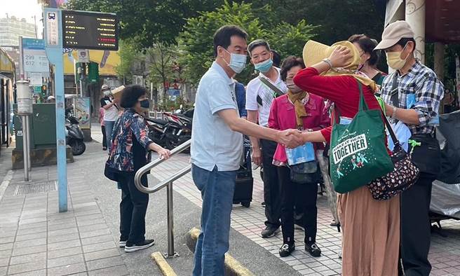 国民党北市第七选区立委初选电话民调落幕，费鸿泰表示，透过三天民调，看得到大家对于他戮力经营地方、专业扎实问政优先的肯定。（费鸿泰办公室提供／丁上程台北传真）