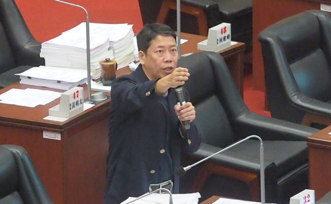 國民黨高雄市議員黃紹庭登記參選高雄市第六選區立委。（資料照,曹明正攝）