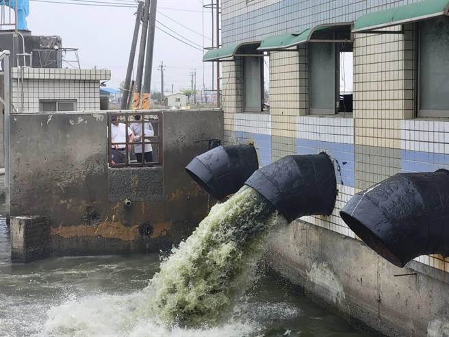 对于汛期，高雄市水利局提前布署，图为永达抽水站。（水利局提供／林瑞益高雄传真）