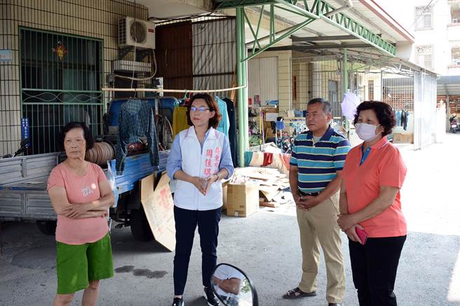 屏东久旱未雨，市区海丰社区竟出现罕见缺水情事，居民直呼：40年未见。（林和生摄）