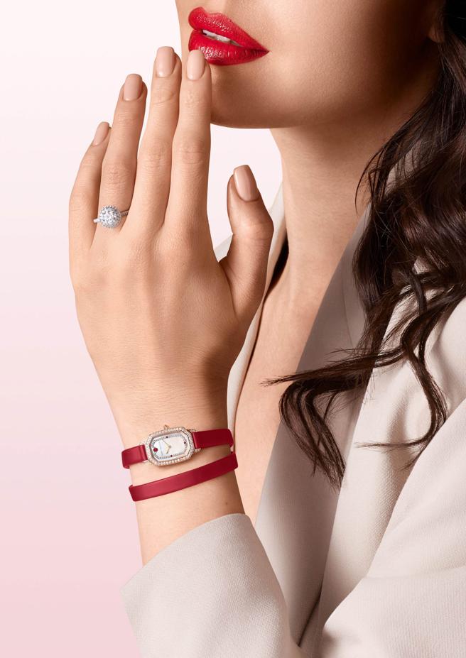 海瑞温斯顿印记Emerald系列红宝石腕表，优雅奢华。（Harry Winston提供）
