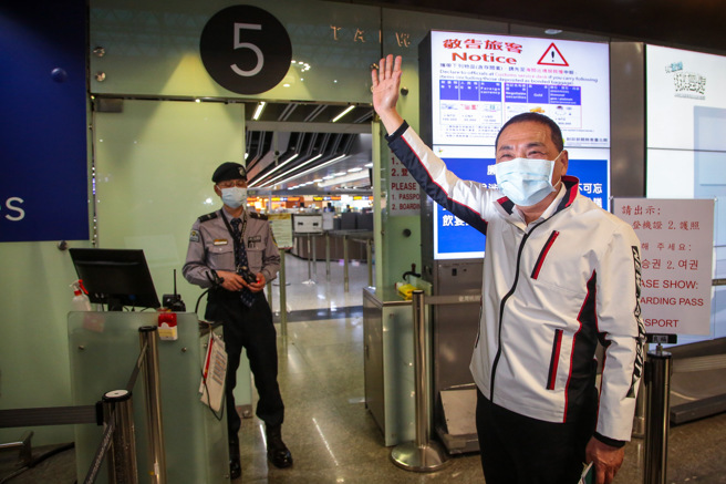 侯友宜19日出访新加坡。（徐澜摄）