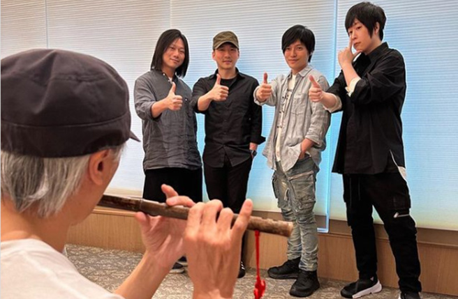 周星驰惊喜合体五月天。（图／取自周星驰IG）