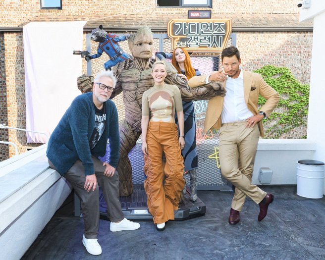 导演詹姆斯冈恩（左起）、庞克莱门捷夫、凯伦吉兰、克里斯普瑞特近日赴韩宣传《星际异攻队3》。（迪士尼提供）