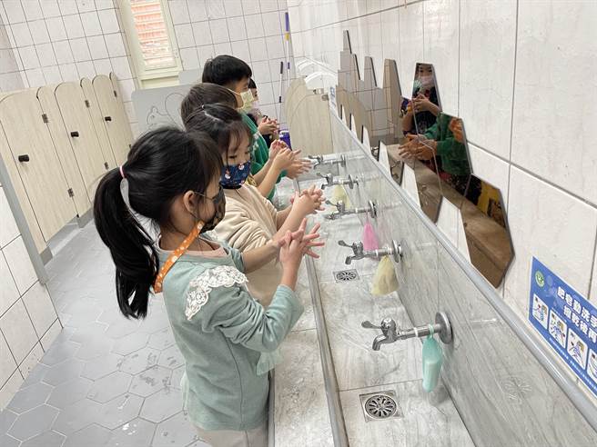 桃园肠病毒71型累计4例，卫生局提醒，虽然疫情解封仍应提高警觉落实勤洗手，生病不上班、不上课。（桃园市卫生局提供／陈梦茹桃园传真）