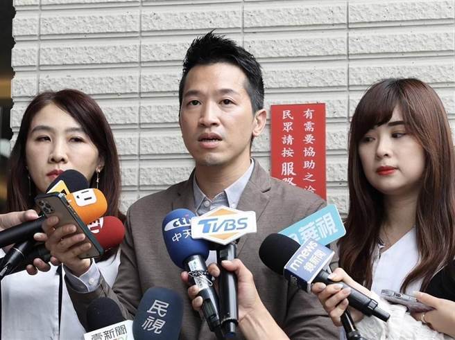 何志伟今下午举办记者会，他感谢每位温暖支持过他的朋友，并哽咽90度鞠躬。（本报资料照片）