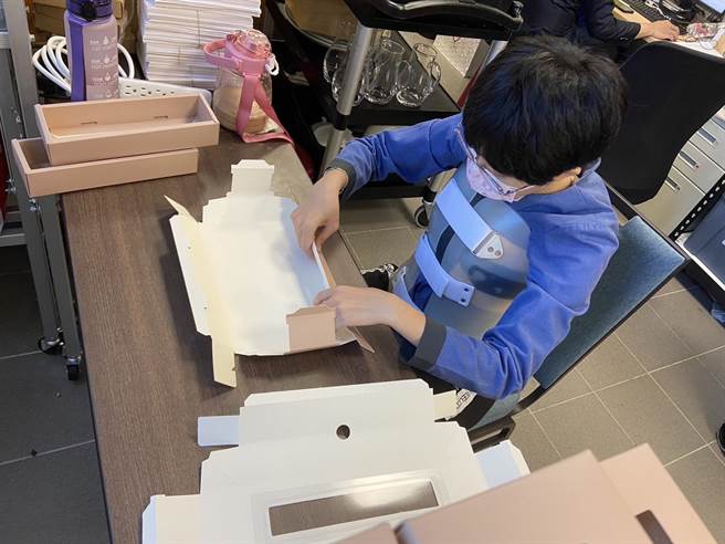 小晴（化名）顺利媒合到饭店工作。（翻摄照片／高雄洪靖宜传真）