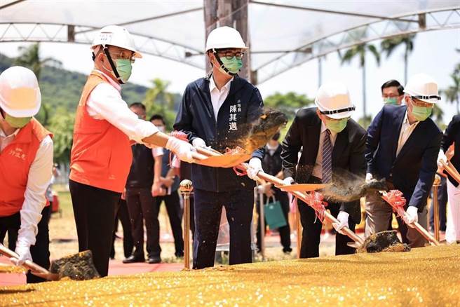 台积电20日举办法说会，说明高雄投资计画，因应整体市场布局与发展策略调整，台积电将专注于更先进制程技术的产能进行扩张。（资料照片）