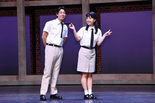 蓝钧天（左起）和金仁馨出席《同学会！同鞋~》音乐剧彩排记者会，两人在剧中也有不少对手戏。（罗永铭摄）