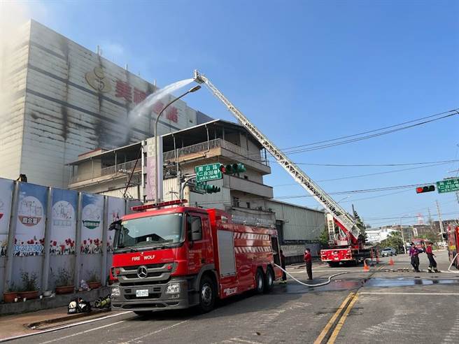 桃園市雲梯消防車僅有17輛，在六都敬陪末座。（蔡依珍攝）