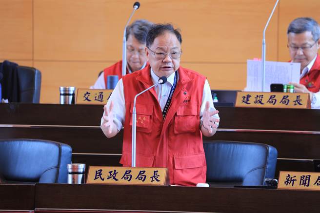 民政局长吴世玮表示，目前已着手殡仪馆改建的前置作业，初步构想为在后方的大停车场兴建地下3层、地上5层大楼。(林欣仪摄)