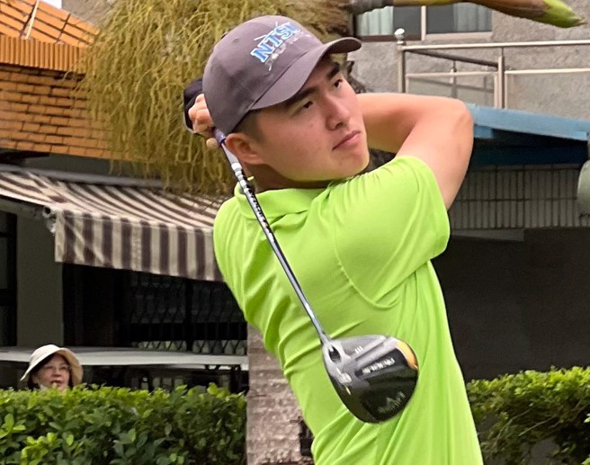 111學年度大專校院高爾夫錦標賽公開男子組個人蘇晉弘領先。（大專體總高球委員會提供）