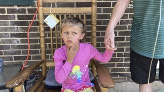 美6歲女童「球掉進鄰居院子」 全家慘遭掃射重傷