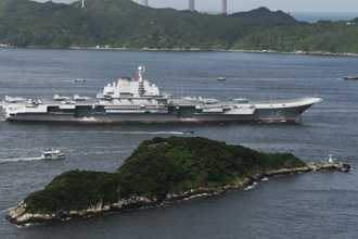 共軍遼寧號航母西太平洋演練  國外軍艦機抵近偵察
