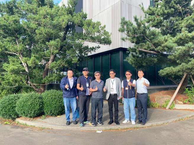 台中市政府经济发展局张峯源局长亲自率队到厂辅导。（图/ 台中市政府经济发展局提供）