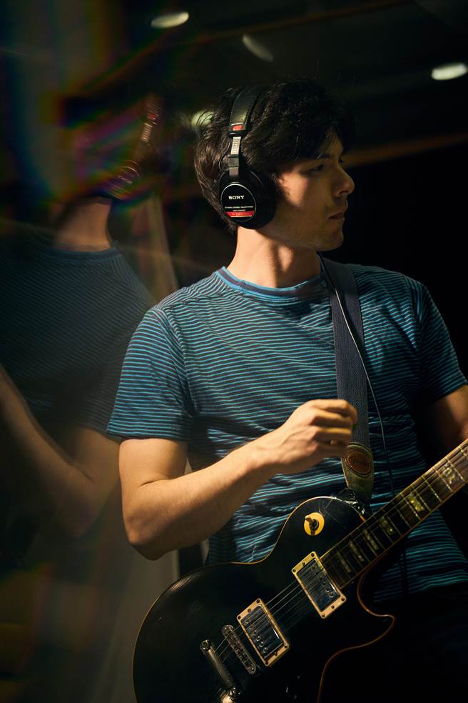 凤小岳新歌〈风车〉26日至28日于POP Radio首播，28日正式上线。（环球音乐提供）