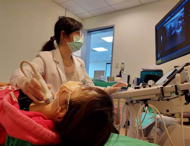 甲狀腺亢進的病人一定要定期追蹤並按時服藥，才能避免發生甲狀腺風暴。（大千醫院提供／謝明俊苗栗傳真）