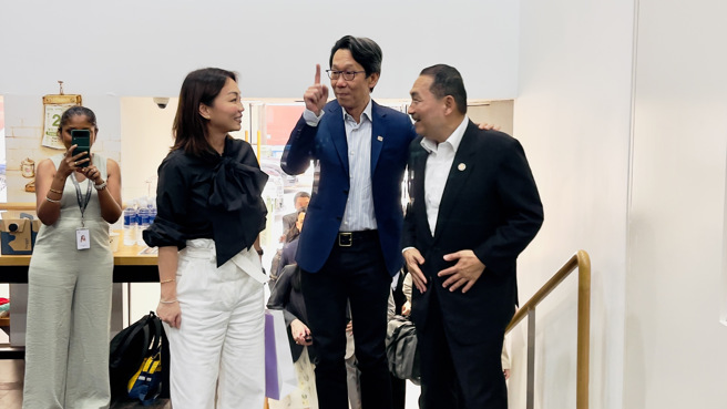 侯友宜參訪SGInnovate新加坡創新機構。（記者呂健豪攝）